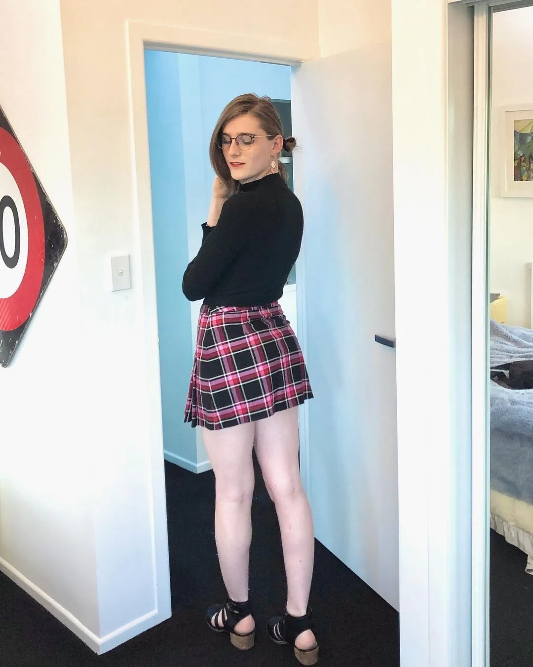 Alice in Wonder1and camshow