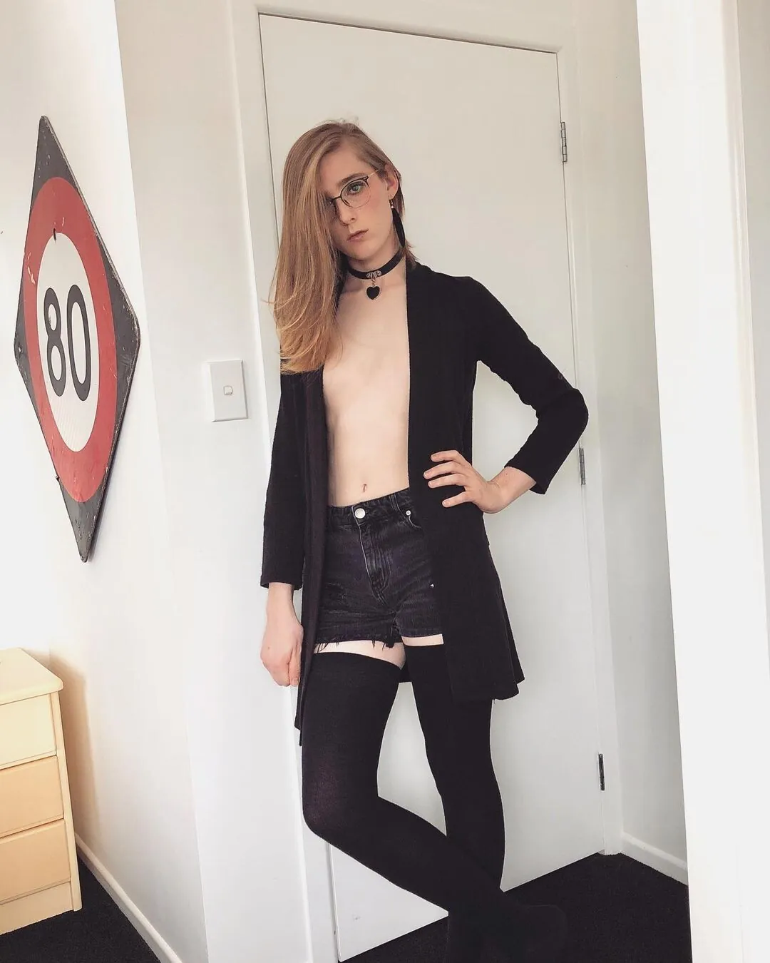 Alice in Wonder1and camshow