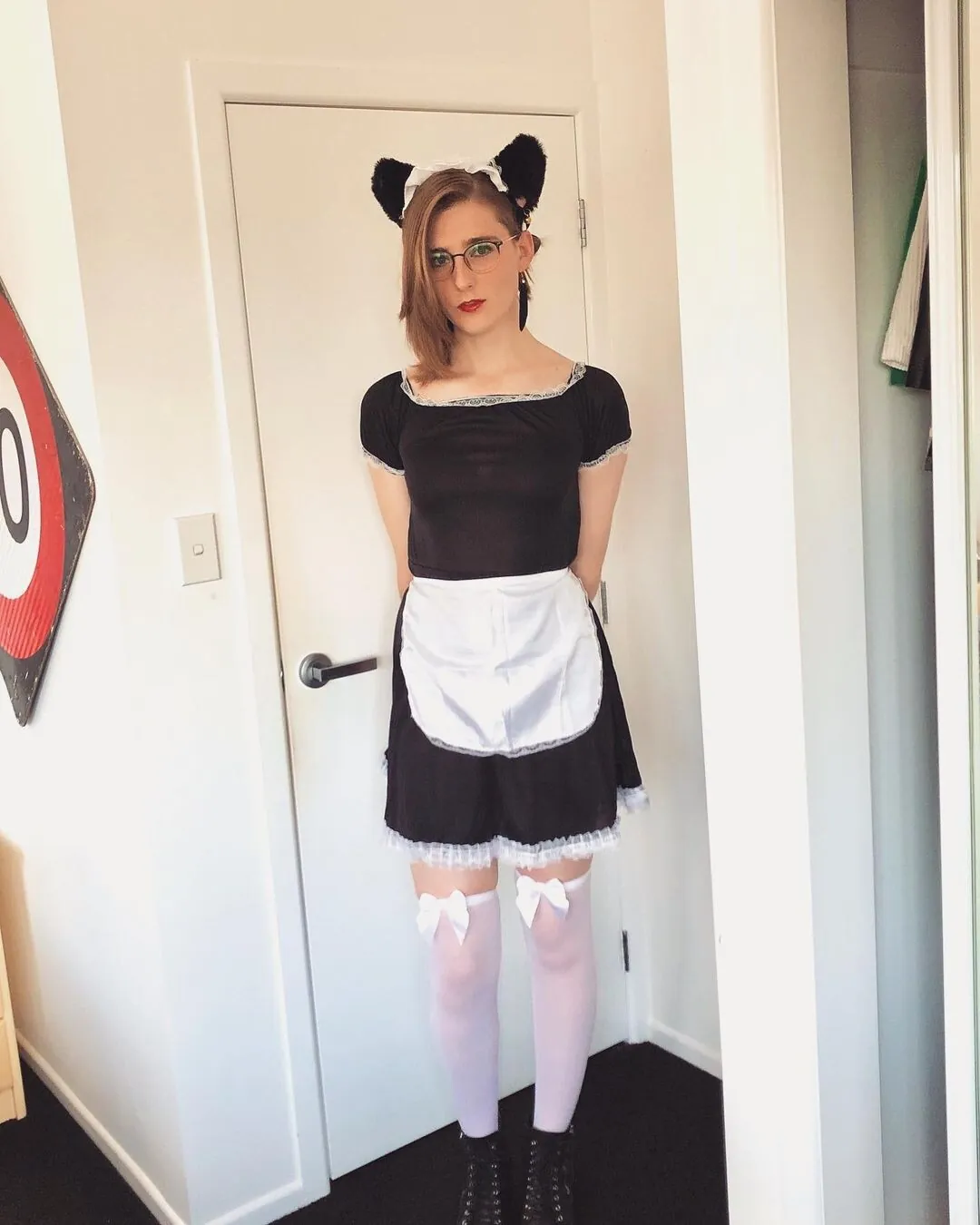 Alice in Wonder1and camshow