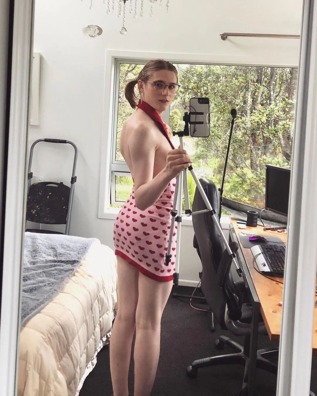 Alice in Wonder1and camshow