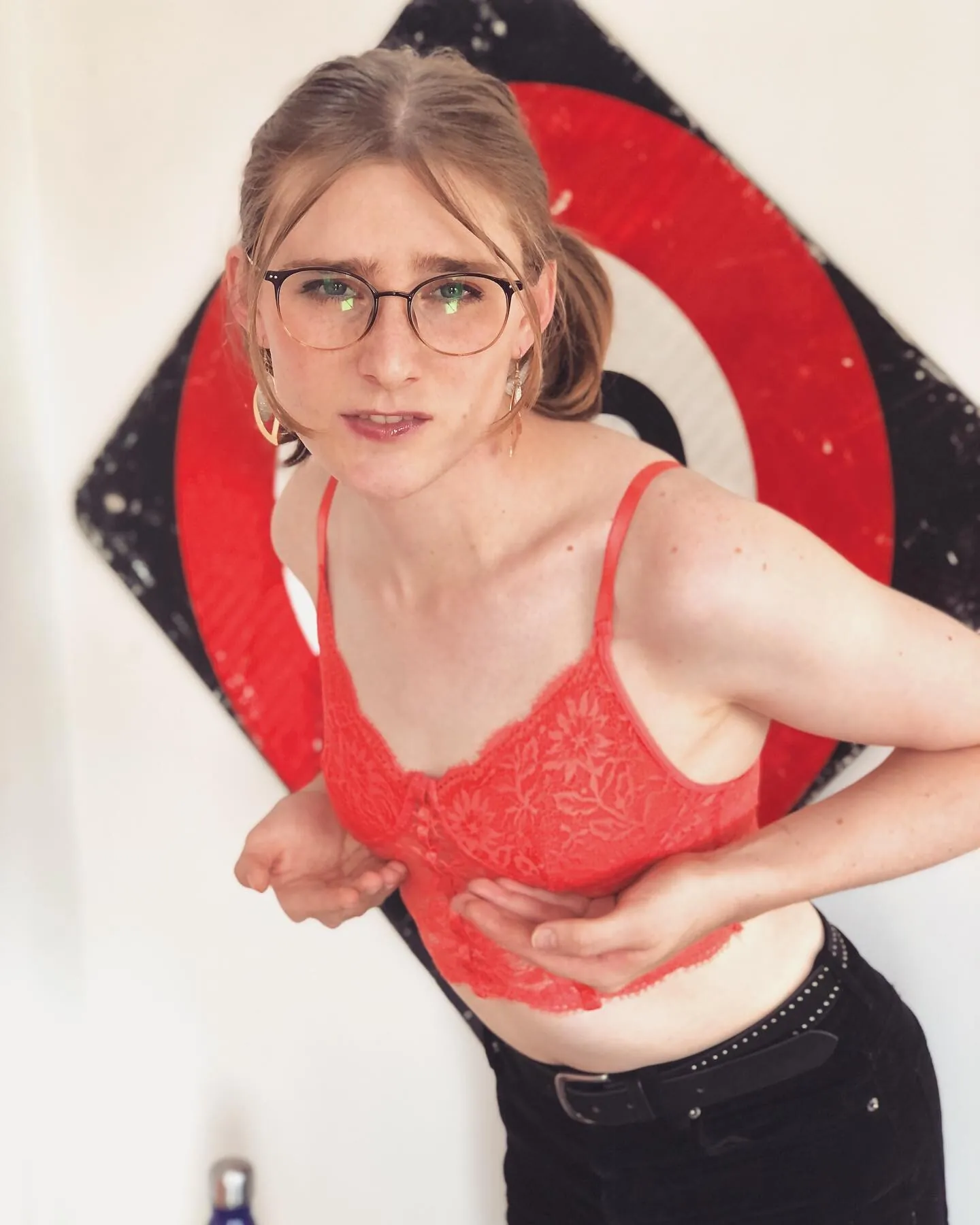 Alice in Wonder1and camshow