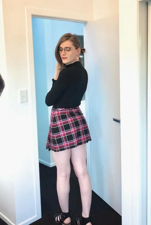 Alice in Wonder1and camshow