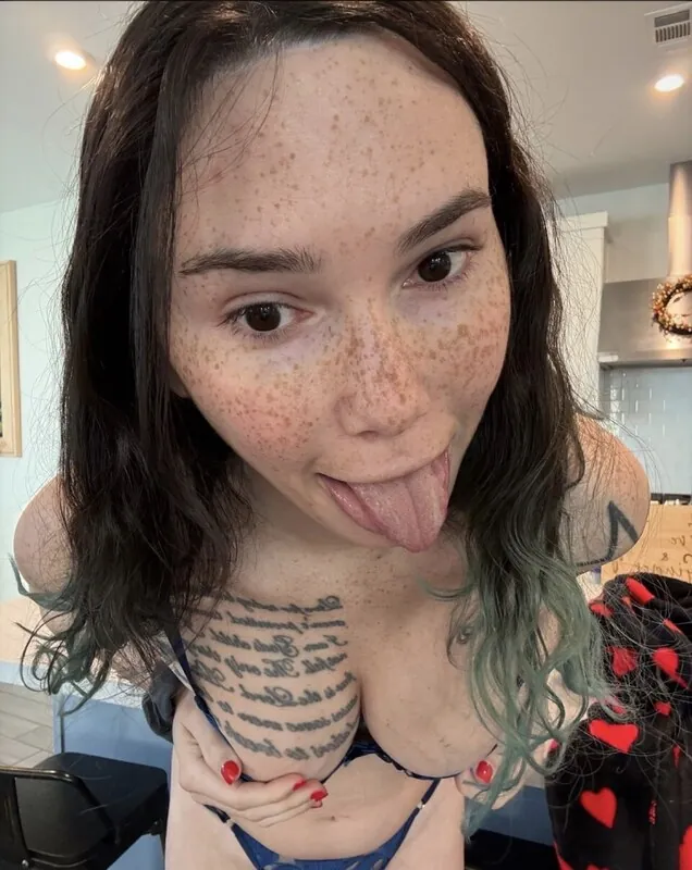 Eevee Bee camshow