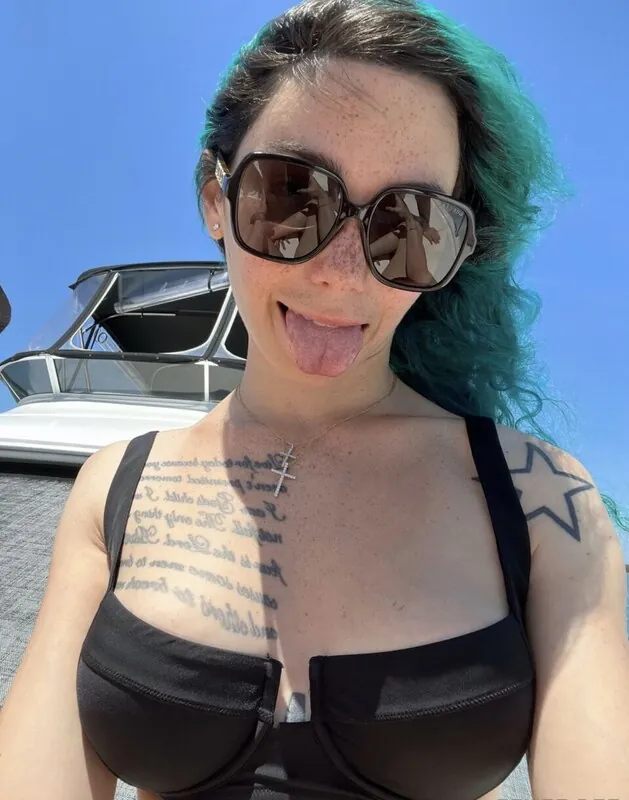 Eevee Bee camshow