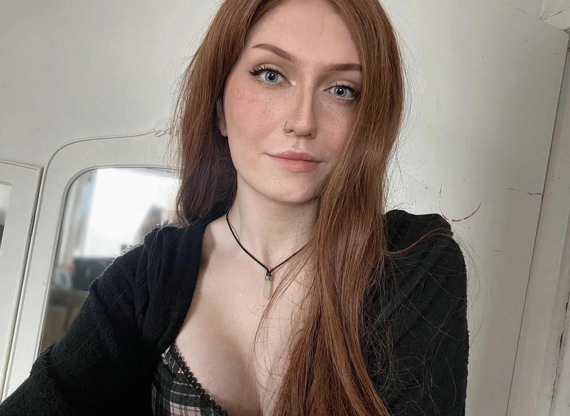 Faye Mikah camshow