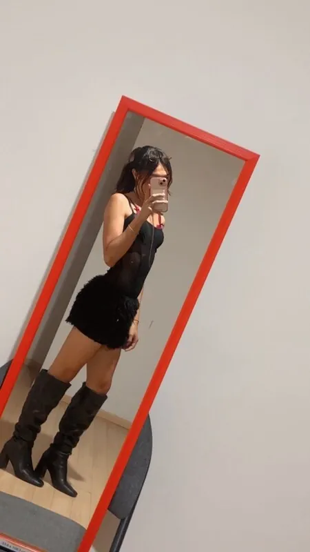 kari.sirena — trans nudes & leaks