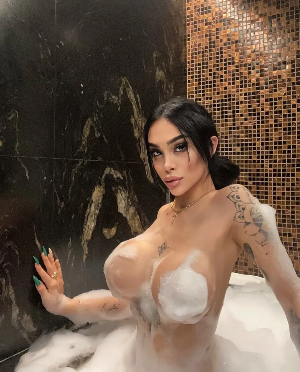 Sara Luna camshow